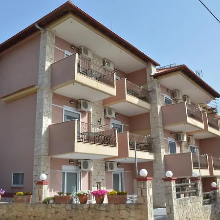 Elthea - Apartmanhotel *